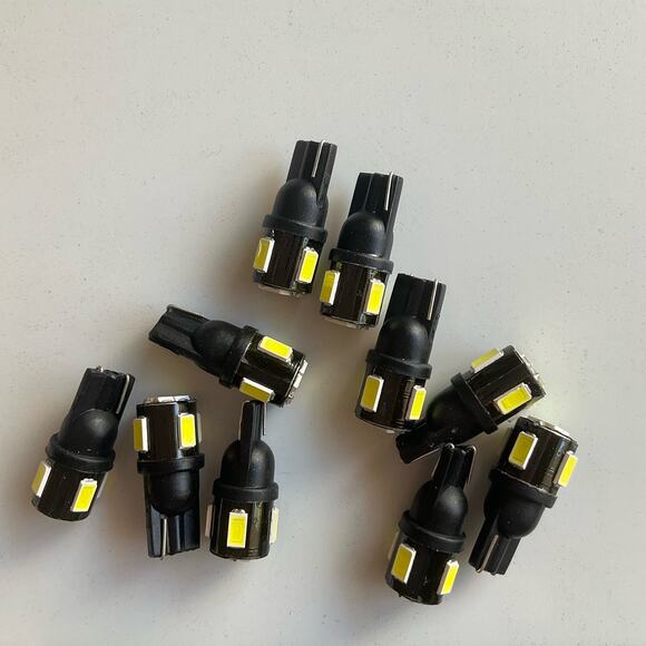 AUXITO 194 LED Light Bulb 6000K White 168 2825 W5W T10 Wedge 24-SMD 3014 Chipset - Picture 2 of 3